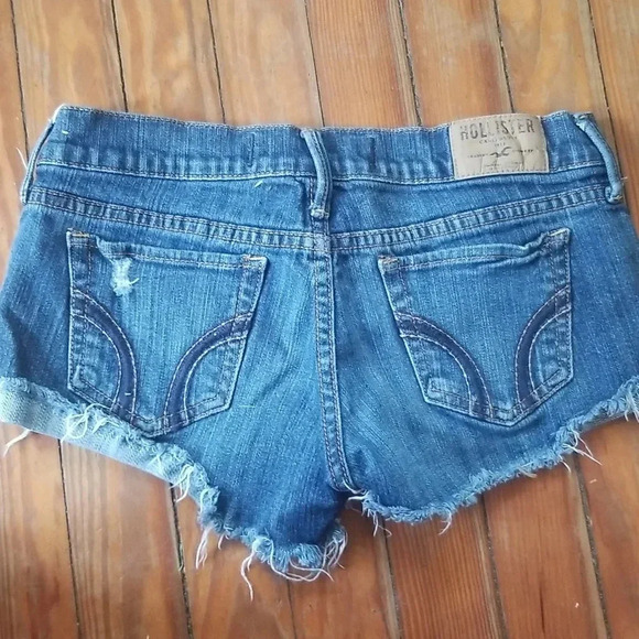 - Hollister jean shorts - Picture 5 of 5